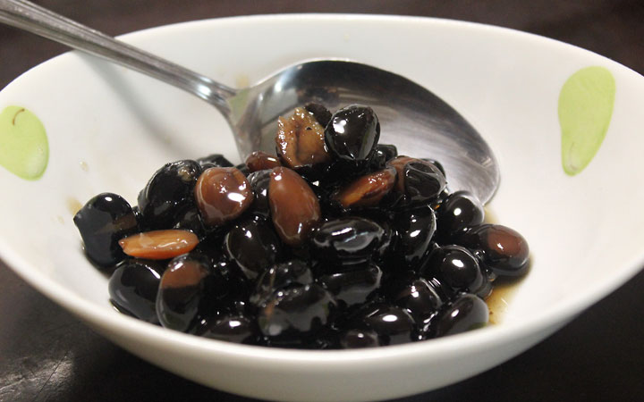 Japanese eating: sweet black beans.